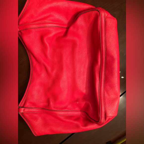 Tory Burch Large Amanda Tote Red - Picture 6 of 8